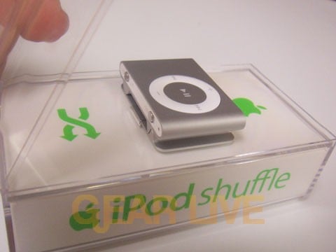 iPod shuffle Exposed