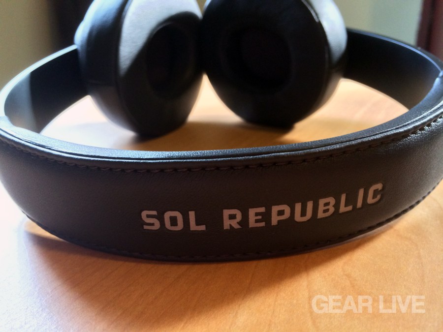 SOL Republic Master Tracks headband logo